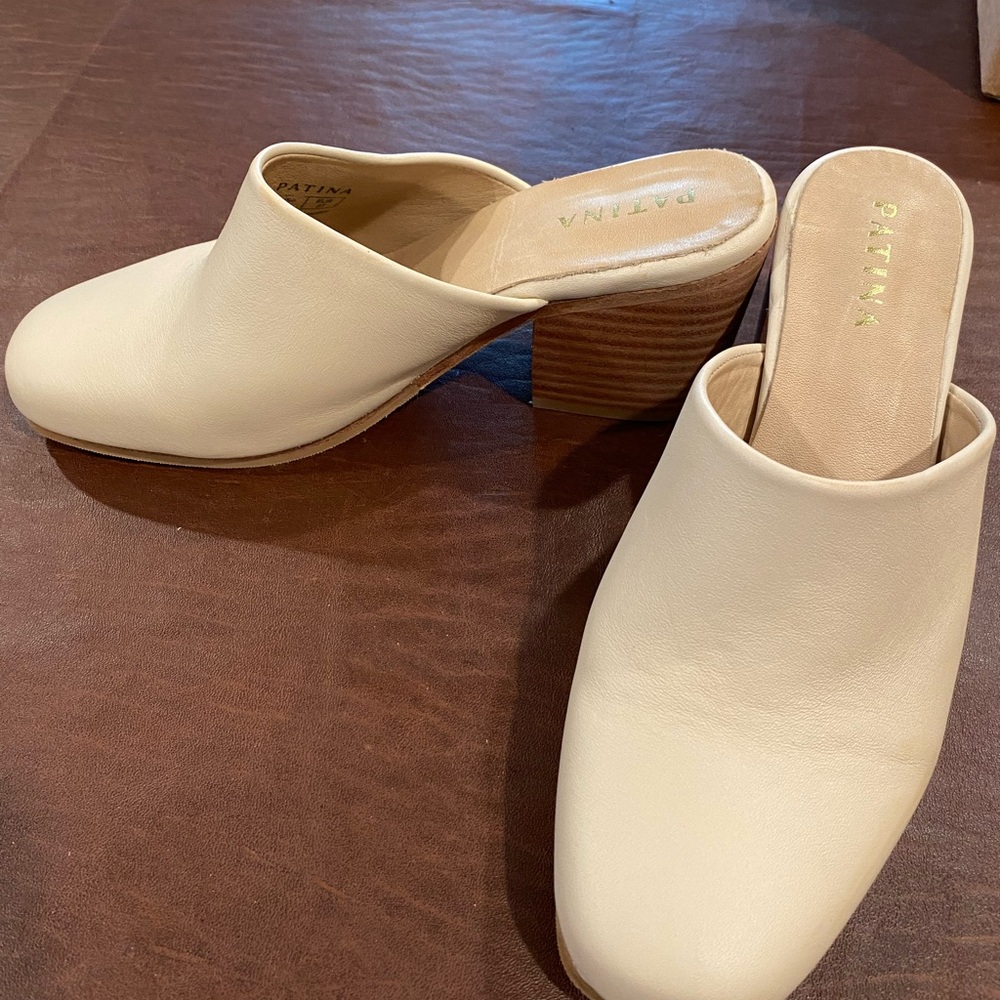 Portland Leather Bone color Mules Size   7.
